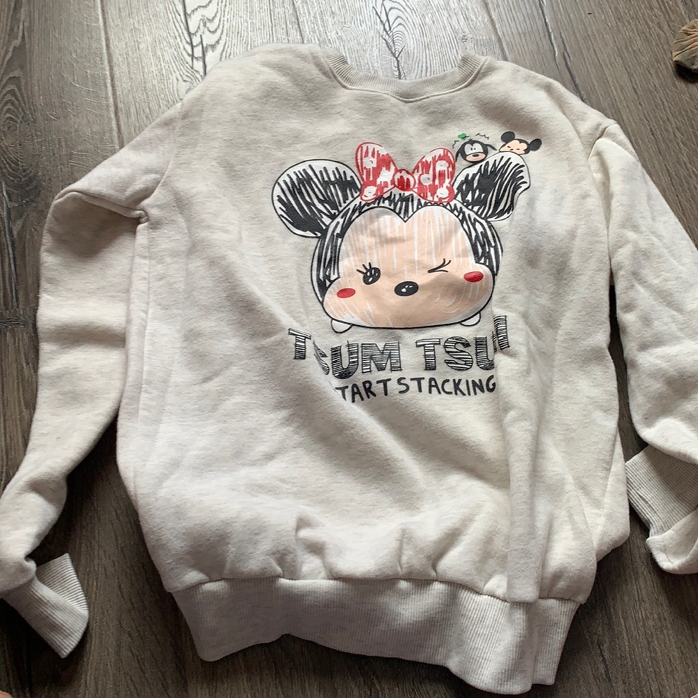 Sweatshirt